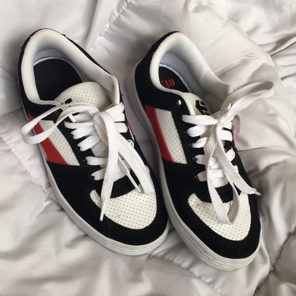 etnies athletic shoes